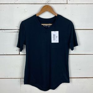 Zyia black go to pocket V small tee